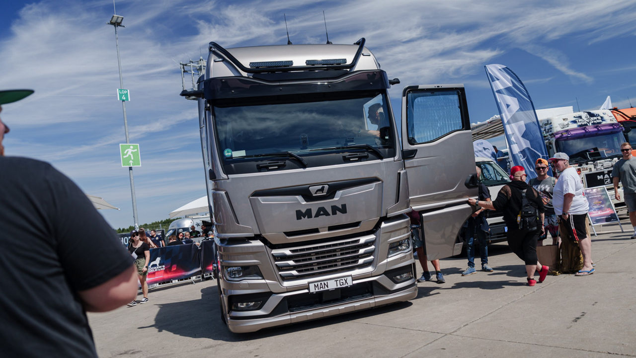 Der MAN TGX  in der Truckers‘ Edition ist das Highlight am MAN Stand und wurde ständig besichtigt. 